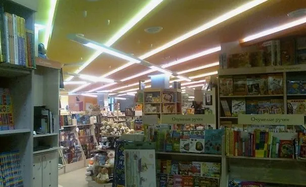 Светодиодное освещение торговых залов книжного магазина